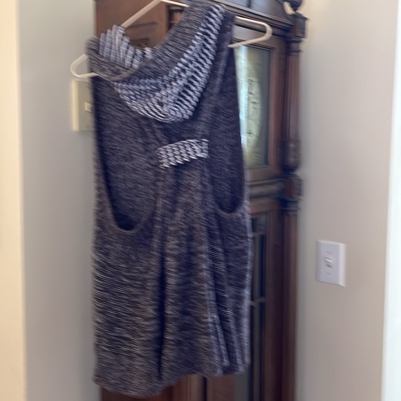 FREE PEOPLE multi color hooded sleeveless sweater vest—S - Picture 4 of 6